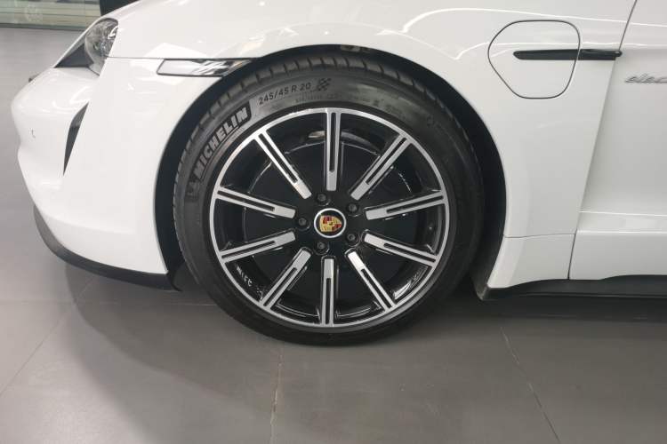 Used Porsche Taycan 2022 Taycan Left Front Wheel Hub