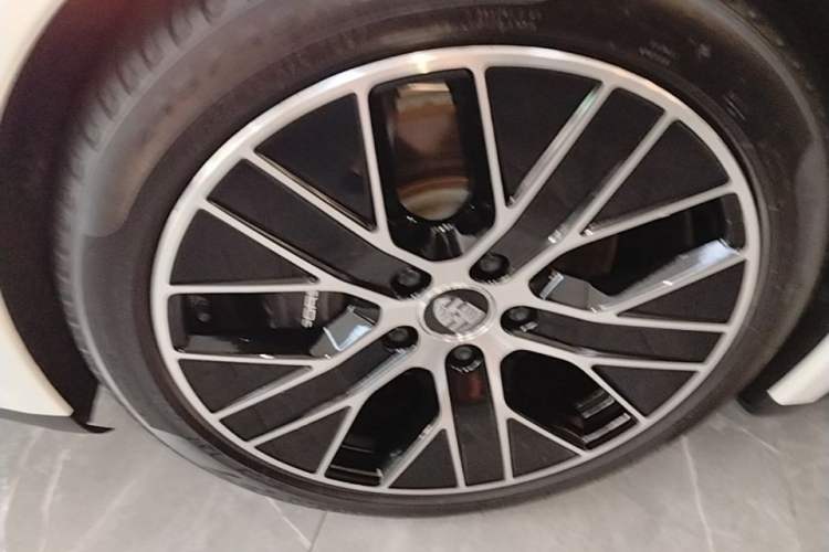 Used Porsche Taycan 2022 Taycan Left Front Wheel Hub
