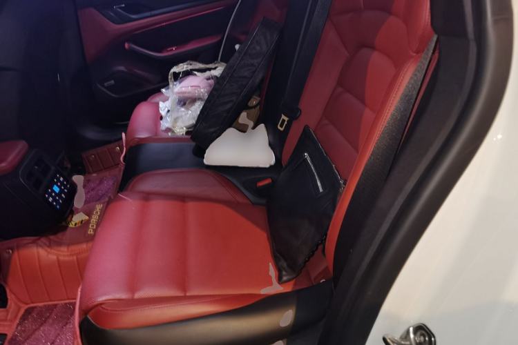 Used Porsche Taycan 2022 Taycan 4S Left Rear Seat