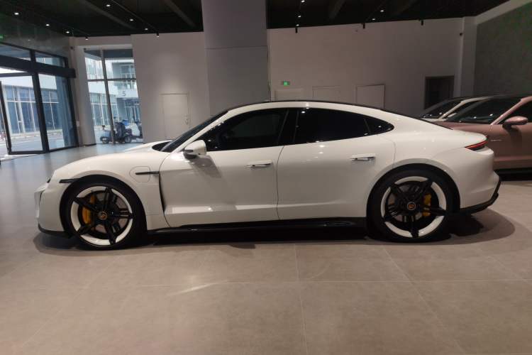 Used Porsche Taycan 2022 Taycan GTS Left Side