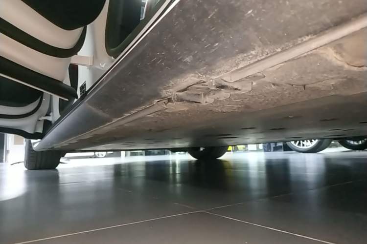 Used Porsche Taycan 2022-Year Updated Taycan Left Side Sill