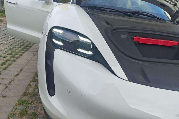 Used Porsche Taycan 2022-Year Updated Taycan Right Front Headlight