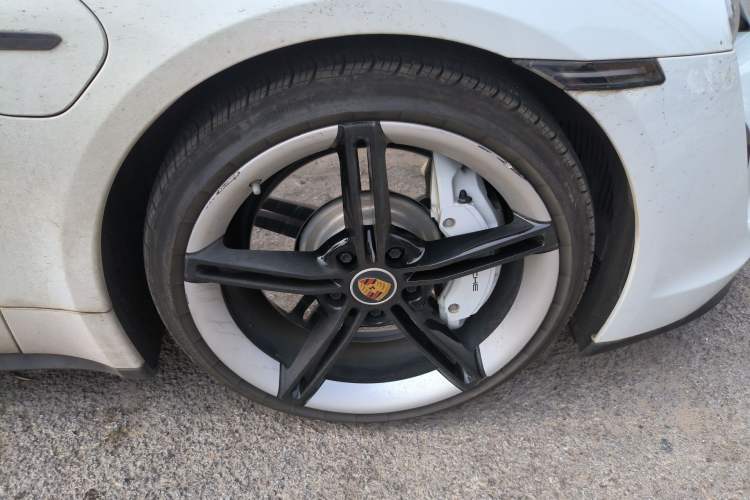 Used Porsche Taycan 2022-Year Updated Taycan Right Front Wheel Hub