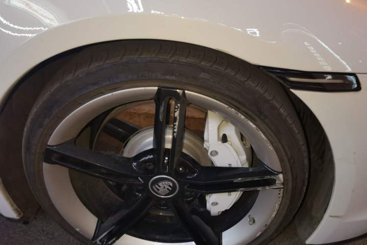 Used Porsche Taycan 2022 Taycan 4S Right Front Wheel Hub