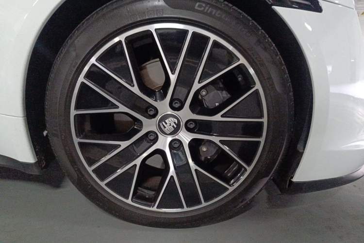 Used Porsche Taycan 2022 Taycan Right Front Wheel Hub