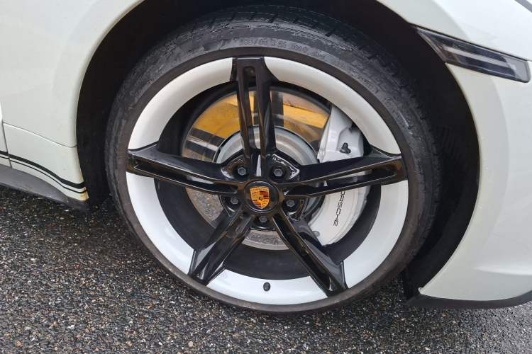 Used Porsche Taycan 2022-Year Restyled Taycan 4S Right Front Wheel Hub