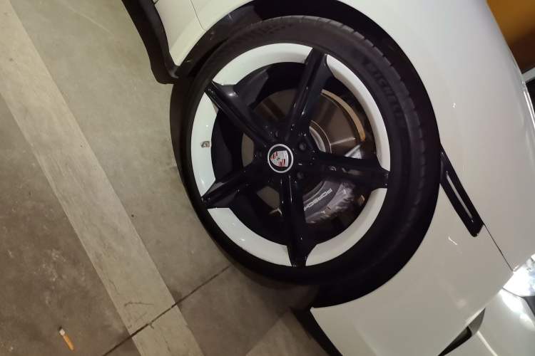 Used Porsche Taycan 2022-Year Updated Taycan Right Front Wheel Hub