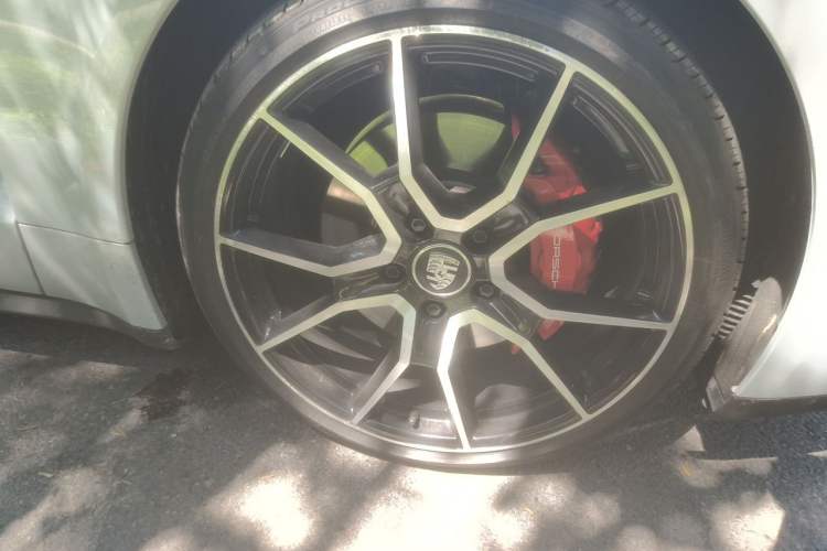 Used Porsche Taycan 2022 Taycan 4S Right Front Wheel Hub
