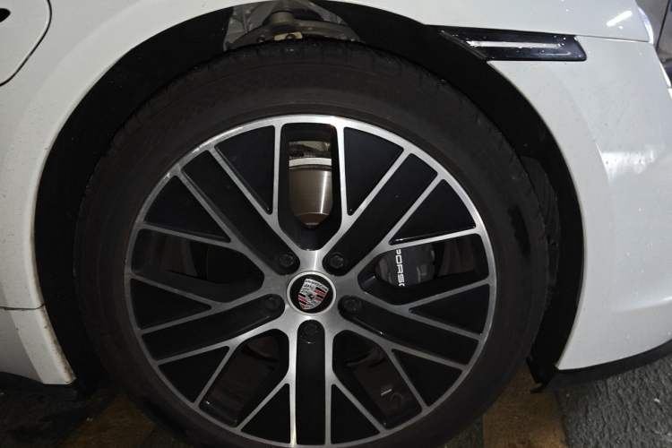 Used Porsche Taycan 2022 Taycan Right Front Wheel Hub