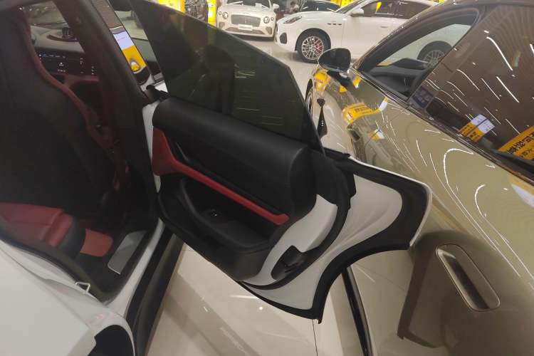Used Porsche Taycan 2022-Year Updated Taycan Right Rear Door Interior