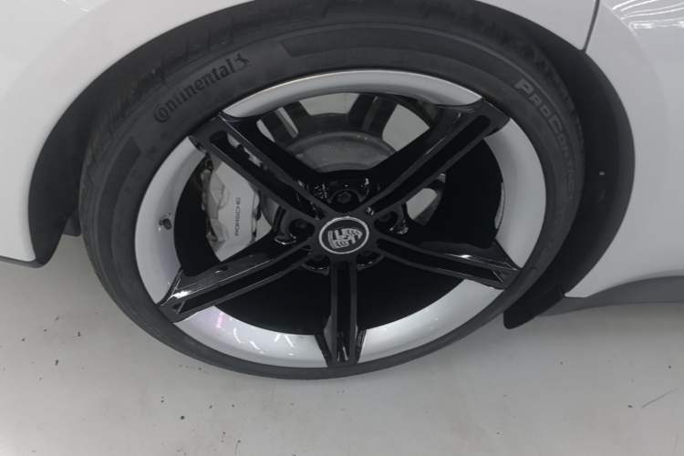 Used Porsche Taycan 2022-Year Updated Taycan Right Rear Wheel Hub