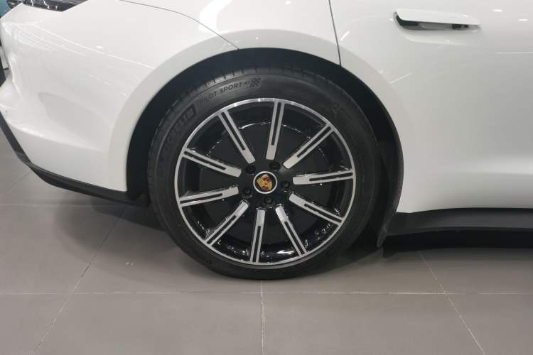 Used Porsche Taycan 2022 Taycan Right Rear Wheel Hub