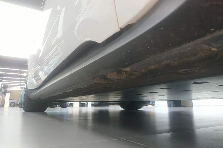 Used Porsche Taycan 2022-Year Updated Taycan Right Side Sill