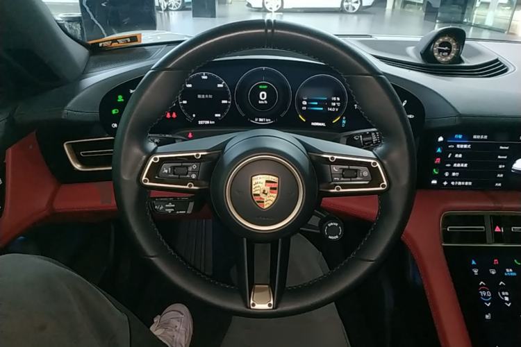 Used Porsche Taycan 2022-Year Updated Taycan Steering Wheel