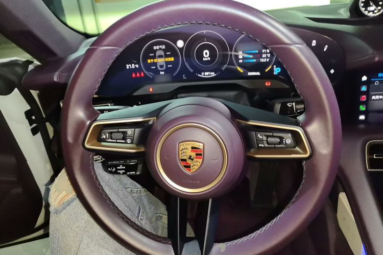 Used Porsche Taycan 2022-Year Updated Taycan Steering Wheel
