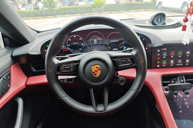 Used Porsche Taycan 2022-Year Updated Taycan Steering Wheel