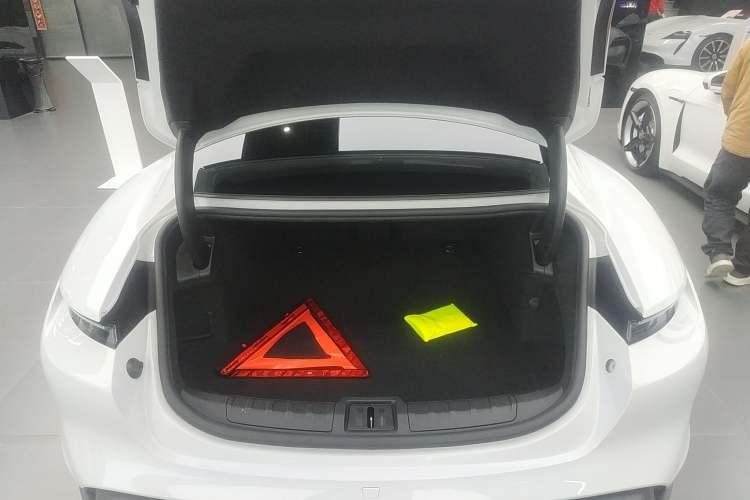 Used Porsche Taycan 2022-Year Updated Taycan Trunk