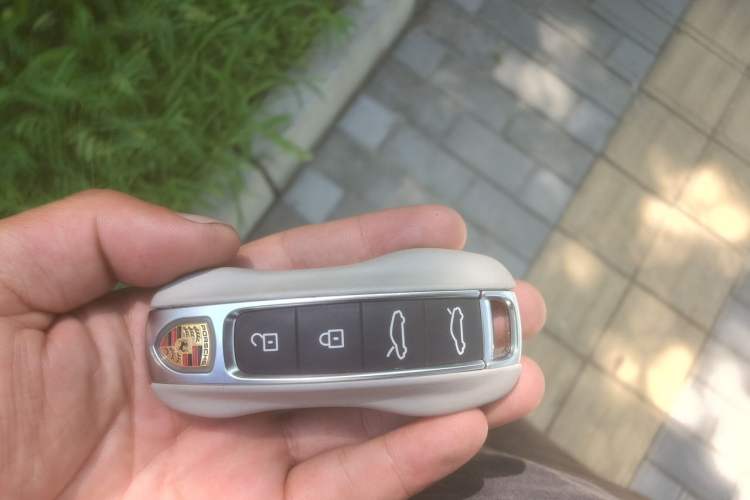Used Porsche Taycan 2022 Taycan 4S Vehicle Key