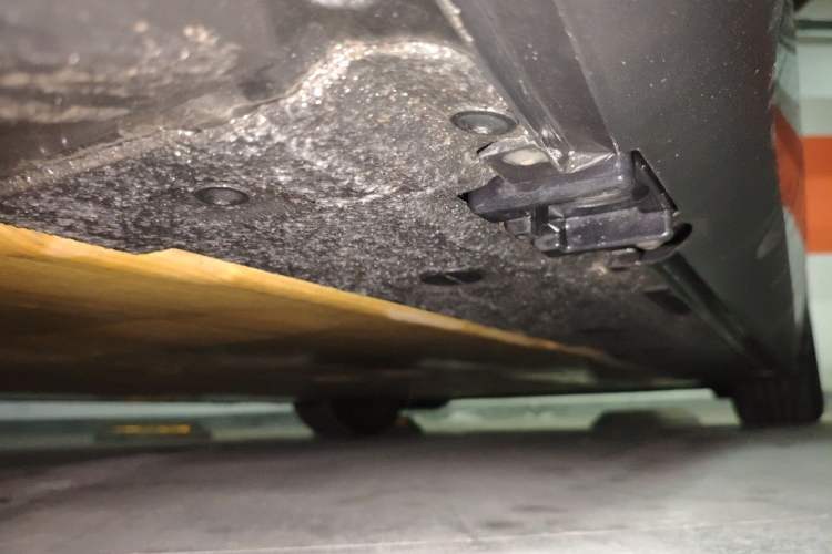 Used Porsche Taycan 2024 Taycan 4 Chassis Rear Right