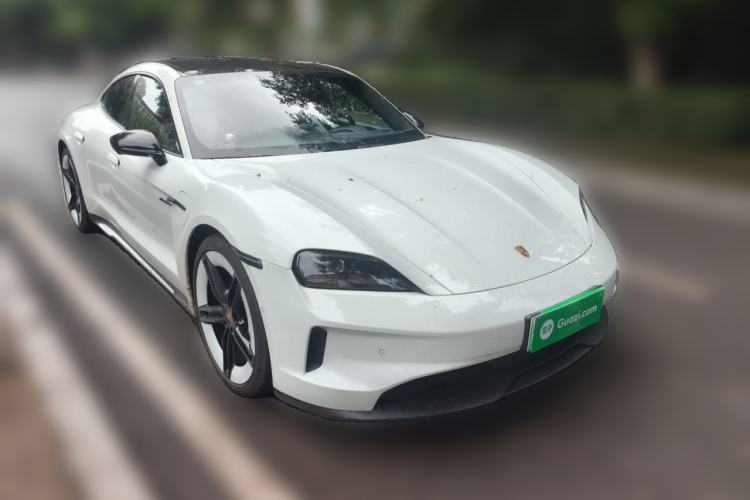 Used Porsche Taycan 2024 Taycan 4 Front Right 45 Deg