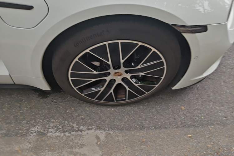 Used Porsche Taycan 2024 Taycan 4 Right Front Wheel Hub