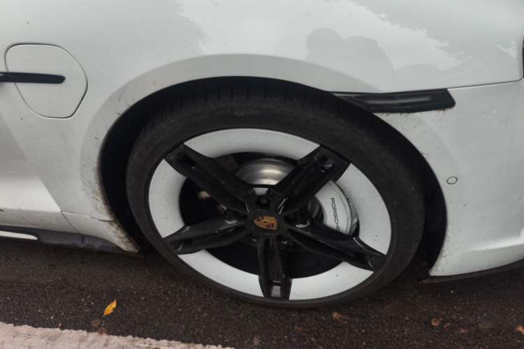 Used Porsche Taycan 2024 Taycan 4 Right Front Wheel Hub