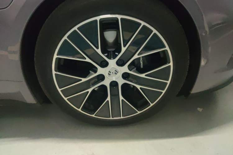 Used Porsche Taycan 2025 Taycan Right Front Wheel Hub