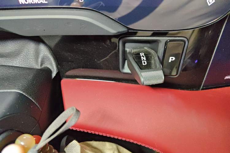 Used Porsche Taycan 2025 Taycan Gear Lever