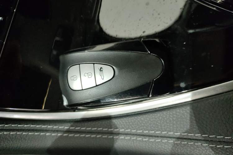 Used Qiantu K50 2018 Standard Model Interior 1