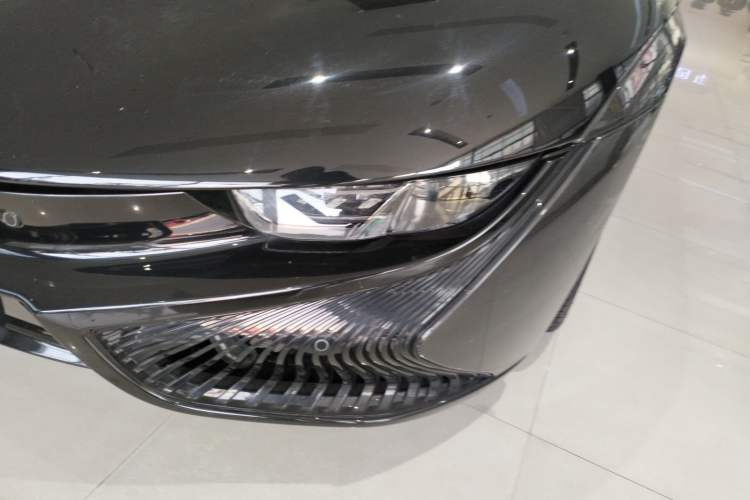 Used Qiantu K50 2018 Standard Model Left Front Headlight