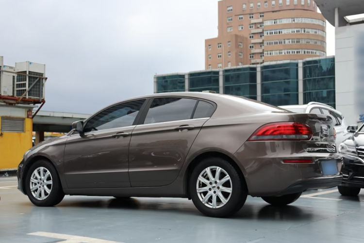 Used Qoros 3 2014 Sedan 1.6L Automatic Zhiyue Model Exterior 3