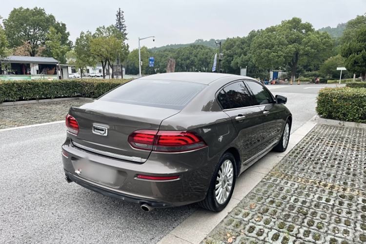 Used Qoros 3 2014 Sedan 1.6T Automatic ZhiZhen Model Exterior 4