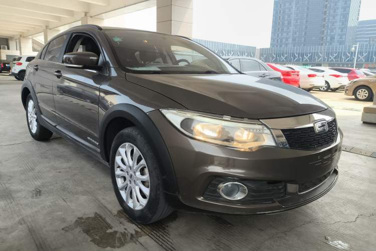 Used Qoros 3 2016 Urban SUV 1.6T Automatic Zhiyue Model Front Right 45 Deg