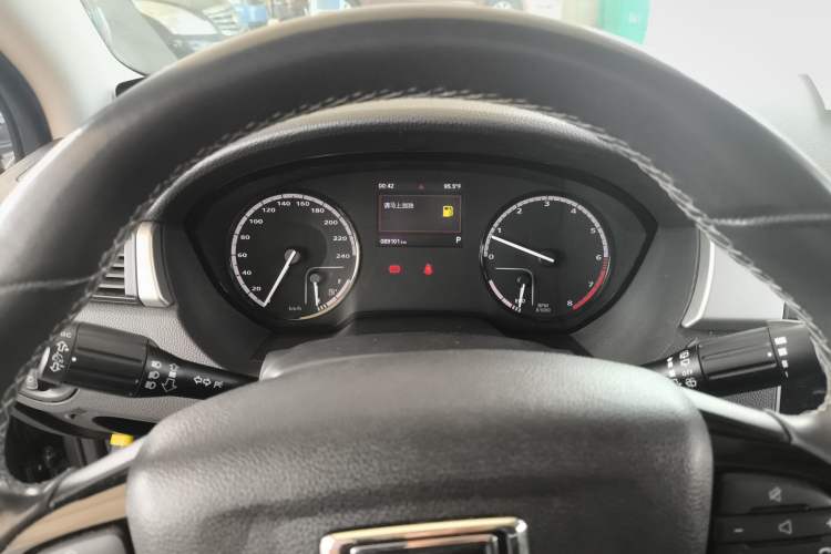 Used Qoros 3 2016 Urban SUV 1.6T Automatic Zhiyue Model Instrument Cluster
