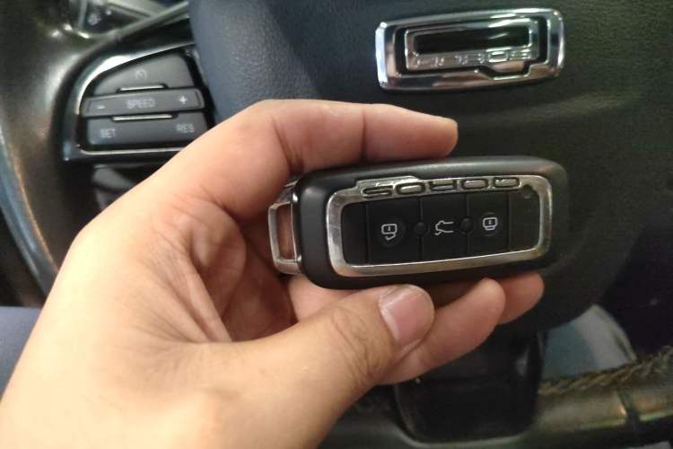 Used Qoros 3 2014 Sedan 1.6T Automatic ZhiZhen Model Interior 1