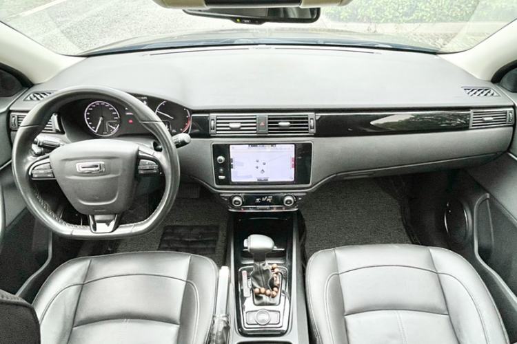 Used Qoros 3 2014 Sedan 1.6T Automatic ZhiZhen Model Interior 3