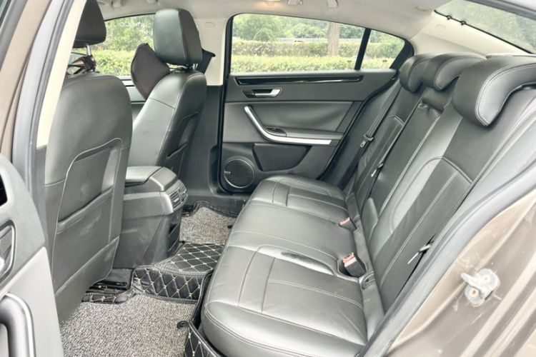Used Qoros 3 2014 Sedan 1.6T Automatic ZhiZhen Model Interior 4