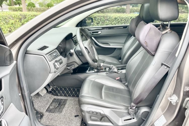 Used Qoros 3 2014 Sedan 1.6T Automatic ZhiZhen Model Left Front Seat