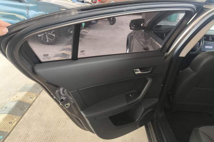 Used Qoros 3 2016 Urban SUV 1.6T Automatic Zhiyue Model Left Rear Door Interior