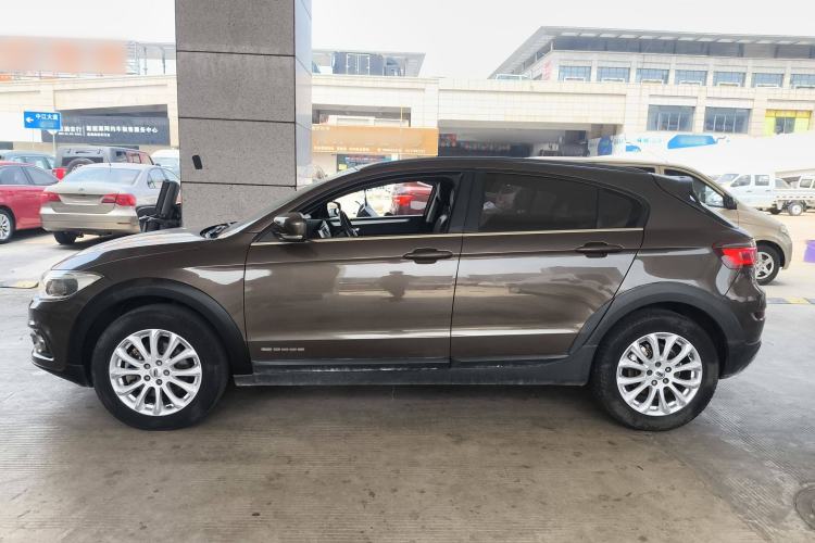 Used Qoros 3 2016 Urban SUV 1.6T Automatic Zhiyue Model Left Side