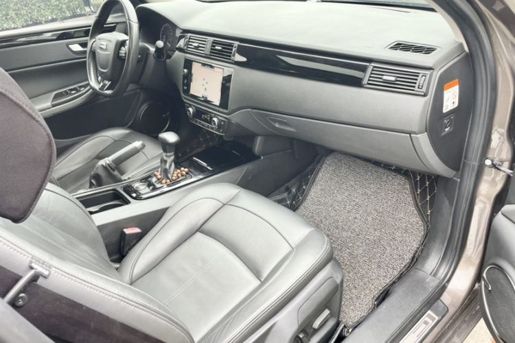 Used Qoros 3 2014 Sedan 1.6T Automatic ZhiZhen Model Right Front Seat