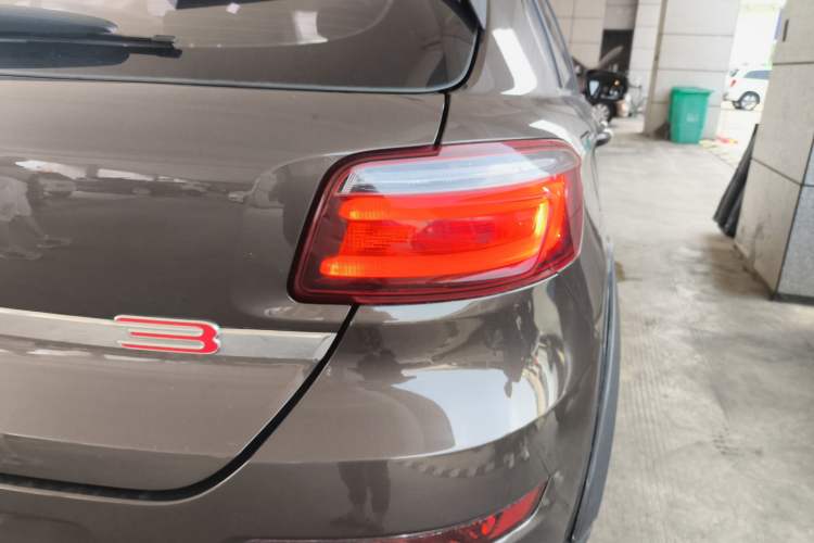 Used Qoros 3 2016 Urban SUV 1.6T Automatic Zhiyue Model Right Rear Taillight