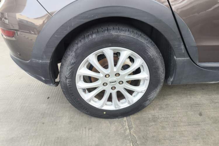 Used Qoros 3 2016 Urban SUV 1.6T Automatic Zhiyue Model Right Rear Wheel Hub