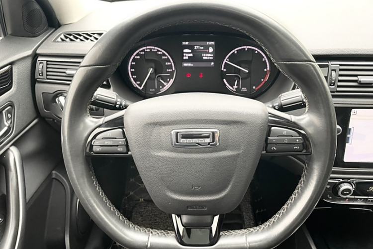 Used Qoros 3 2014 Sedan 1.6T Automatic ZhiZhen Model Steering Wheel