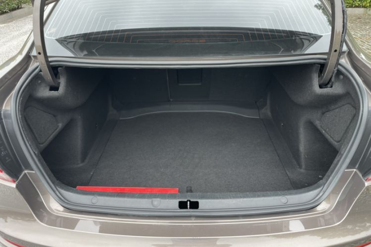 Used Qoros 3 2014 Sedan 1.6T Automatic ZhiZhen Model Trunk
