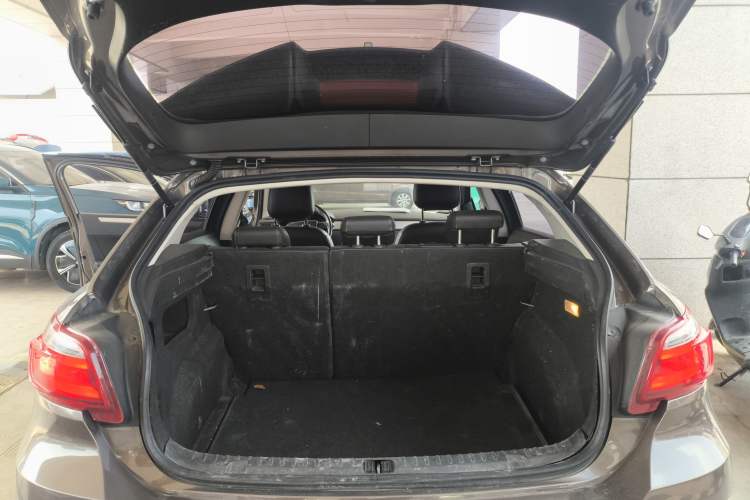 Used Qoros 3 2016 Urban SUV 1.6T Automatic Zhiyue Model Trunk