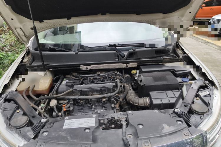 Used Qoros 3 2016 Urban SUV 1.6T Automatic Zhiyue Model Engine Bay