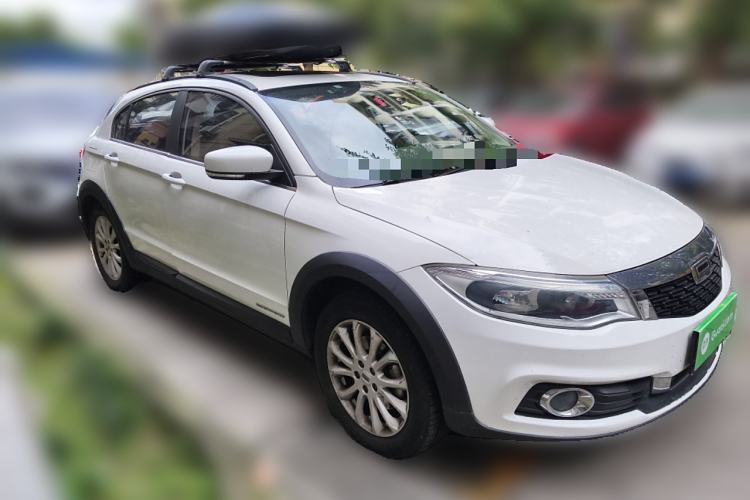 Used Qoros 3 2016 Urban SUV 1.6T Automatic Zhiyue Model Exterior 2