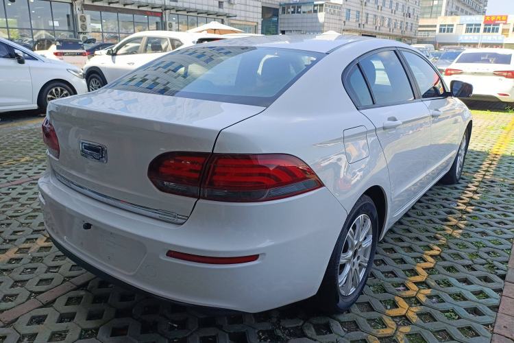 Used Qoros 3 2018 Sedan 1.6L Automatic Leading Model Exterior 5