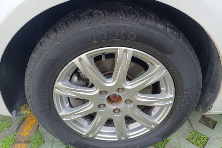 Used Qoros 3 2018 Sedan 1.6L Automatic Leading Model Exterior 7
